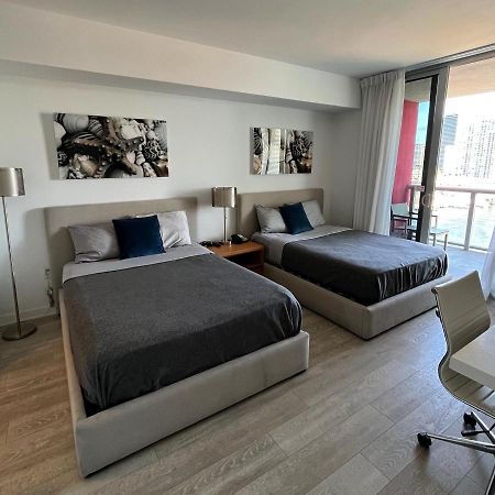 2BD 2BA Condo @Beachwalk Resort W/Pool Hallandale Beach Esterno foto