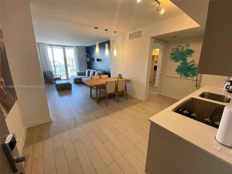 2BD 2BA Condo @Beachwalk Resort W/Pool Hallandale Beach Esterno foto