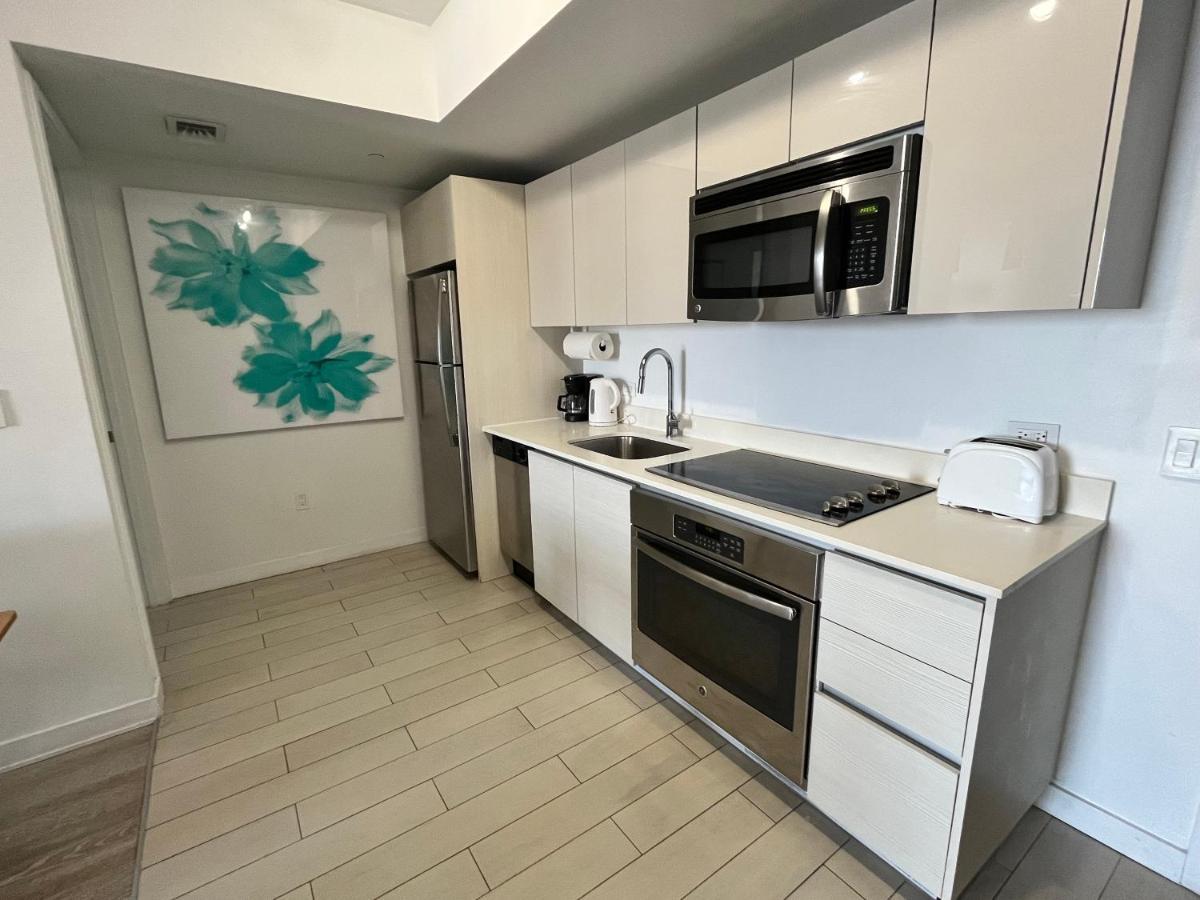 2BD 2BA Condo @Beachwalk Resort W/Pool Hallandale Beach Esterno foto