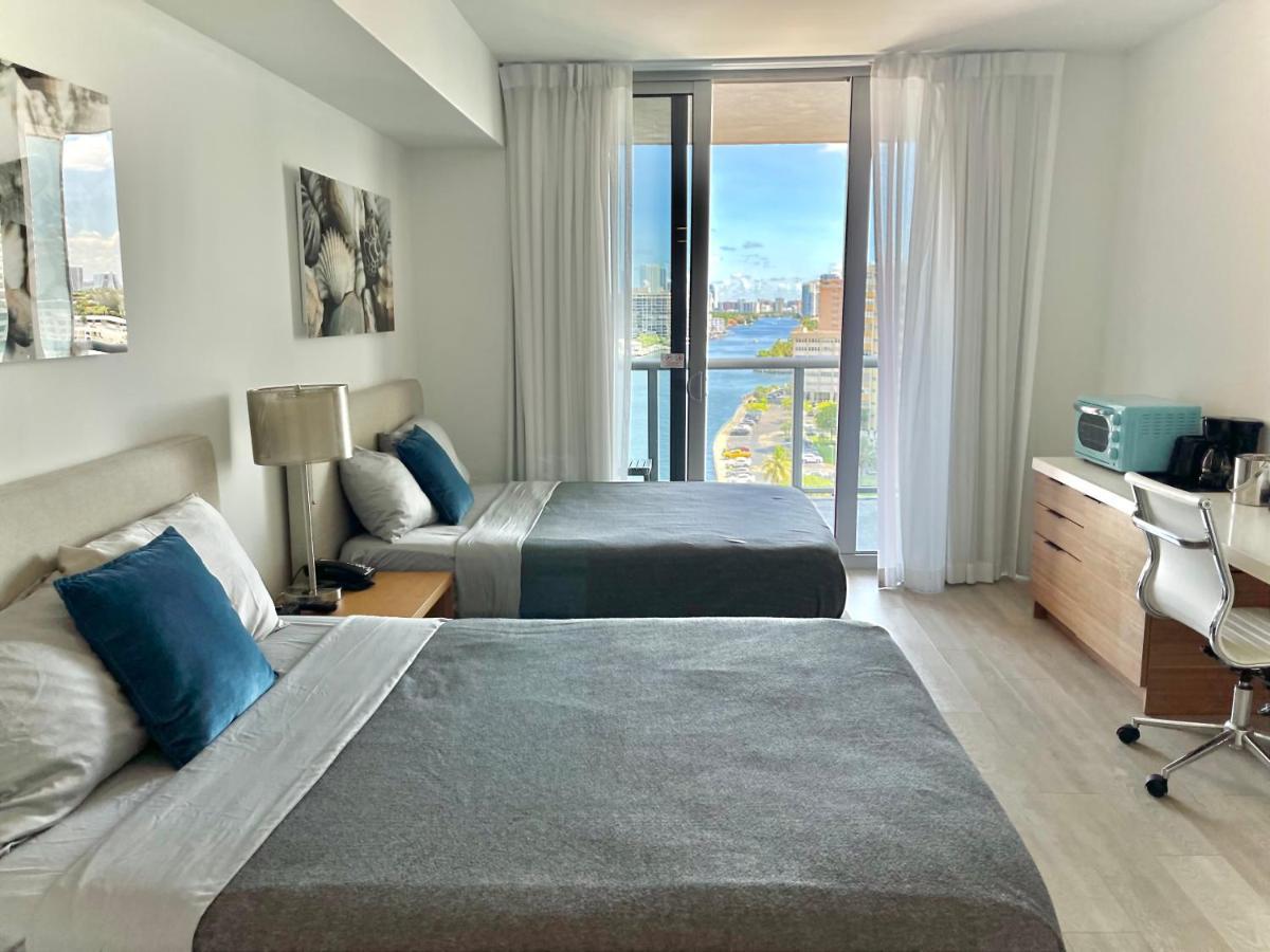 2BD 2BA Condo @Beachwalk Resort W/Pool Hallandale Beach Esterno foto