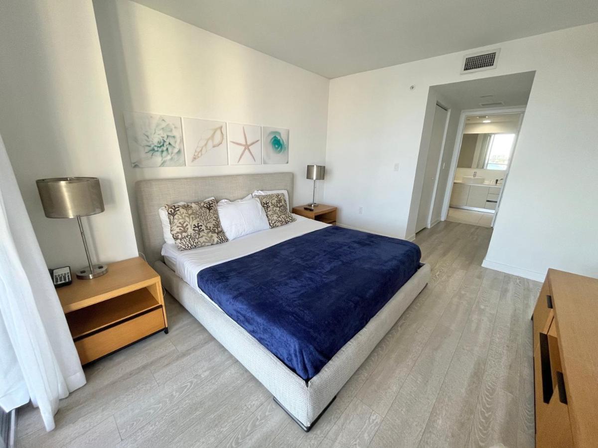 2BD 2BA Condo @Beachwalk Resort W/Pool Hallandale Beach Esterno foto